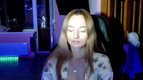 Snapshot of kikies_ chatting on 25, 3, 2026 Mika and Miranda online show from 25, 3, 2026