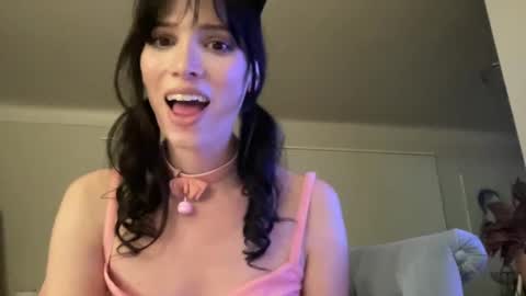 Kiki Hart online show from 1, 2, 2025