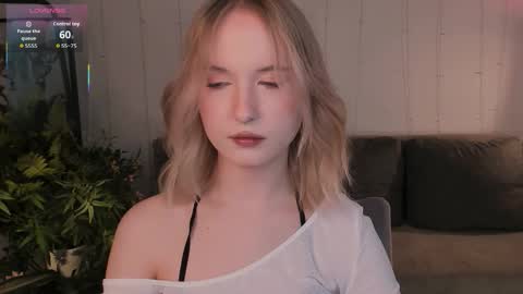 Snapshot of kikishyness chatting on 21, 9, 2025 Kiki online show from 21, 9, 2025