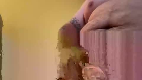 Snapshot of kikitupapi1993 chatting on 8, 11, 2025 kikitupapi1993 online show from 8, 11, 2025