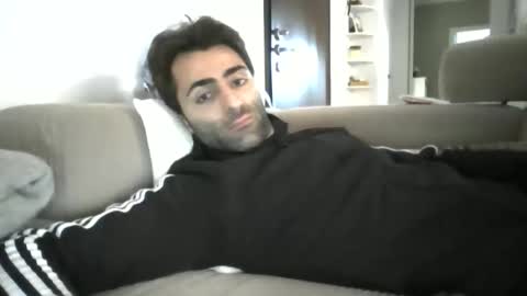 Snapshot of kikkus01 chatting on 28, 10, 2025 kikkus01 online show from 28, 10, 2025