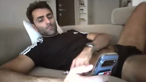 Snapshot of kikkus01 chatting on 29, 11, 2025 kikkus01 online show from 29, 11, 2025