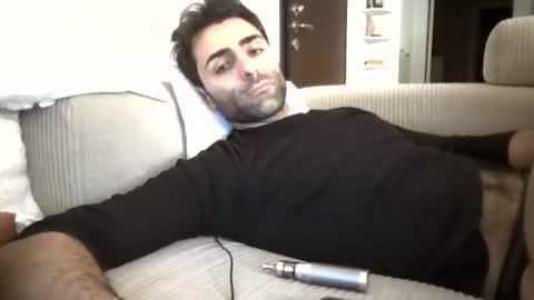 Snapshot of kikkus01 chatting on 16, 12, 2025 kikkus01 online show from 16, 12, 2025