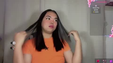 Snapshot of kim_kyile chatting on 22, 11, 2025 KYLIE online show from 22, 11, 2025