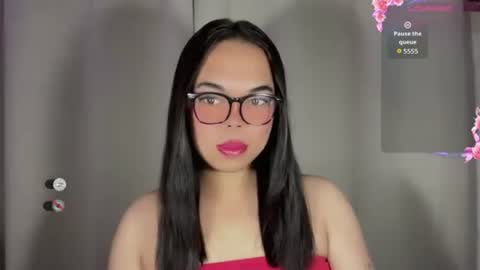 Snapshot of kim_kyile chatting on 24, 11, 2025 KYLIE online show from 24, 11, 2025