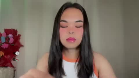 Snapshot of kim_kyile chatting on 25, 11, 2025 KYLIE online show from 25, 11, 2025