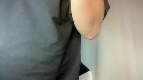 Snapshot of kim_kyile chatting on 15, 12, 2025 KYLIE online show from 15, 12, 2025