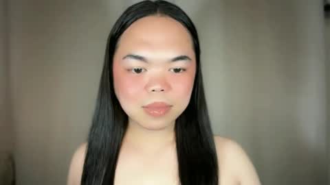 Snapshot of kim_kyile chatting on 16, 12, 2025 KYLIE online show from 16, 12, 2025