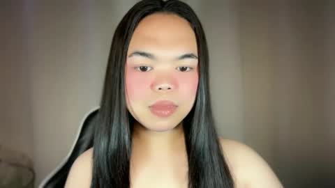 Snapshot of kim_kyile chatting on 19, 12, 2025 KYLIE online show from 19, 12, 2025