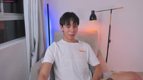 Snapshot of kim_lian2 chatting on 5, 3, 2026 Kim Lian online show from 5, 3, 2026