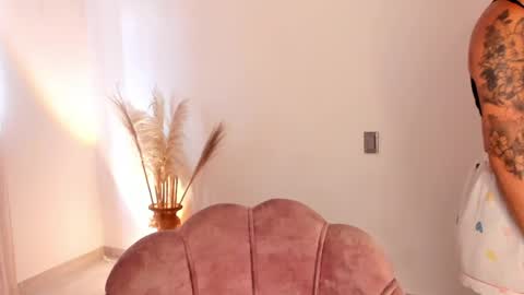 Kim Murphy online show from 5, 4, 2026