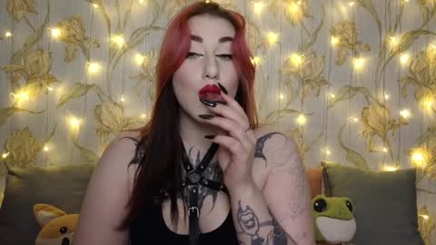 Hi Im Kimberly but u can call me Kim. Turn on ur sound i love to talk and moan online show from 19, 12, 2024