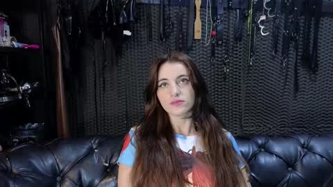  KIMBERLY SWAN  online show from 17, 9, 2025