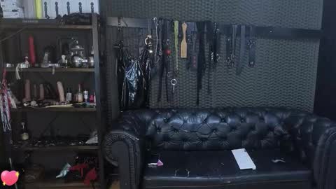  KIMBERLY SWAN  online show from 23, 11, 2025