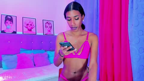 Your Queen KIM online show from 10, 12, 2024