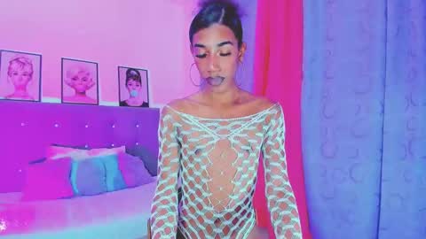 Your Queen KIM online show from 18, 2, 2025