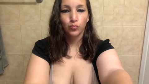 Snapshot of kimberlylynn chatting on 29, 10, 2025 KimberlyLynn online show from 29, 10, 2025