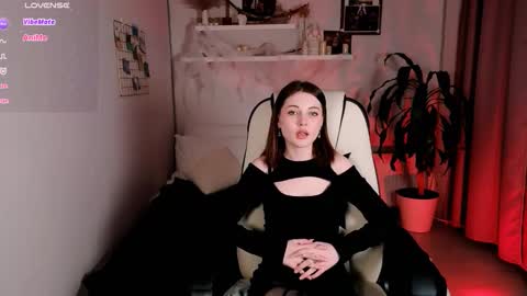 Snapshot of kimmie_shine chatting on 25, 10, 2025 Your Kimmie follow me online show from 25, 10, 2025