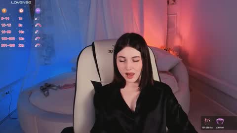 Snapshot of kimmie_shine chatting on 3, 11, 2025 Your Kimmie follow me online show from 3, 11, 2025