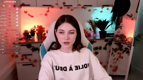 Snapshot of kimmie_shine chatting on 6, 11, 2025 Your Kimmie follow me online show from 6, 11, 2025