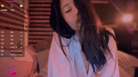 Snapshot of kimmy_chi chatting on 12, 11, 2025 Lo online show from 12, 11, 2025