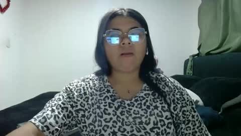 Snapshot of kimmy_kimmy_ chatting on 26, 10, 2025 Kimmy online show from 26, 10, 2025