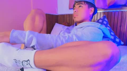 Snapshot of king_azahell chatting on 2, 10, 2025 king help me reach 100 likes online show from 2, 10, 2025