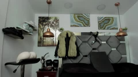 HOT MEN BLACK online show from 31, 12, 2024