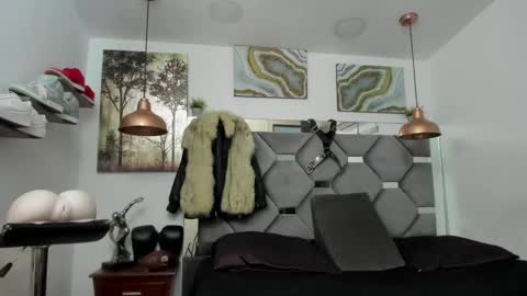 HOT MEN BLACK online show from 23, 1, 2025