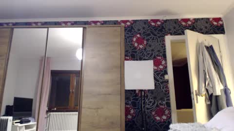 Snapshot of kingandprincess chatting on 16, 2, 2025 sexysexyhotwetpinkredpussy online show from 16, 2, 2025