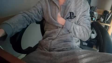 Snapshot of kingcharlez_04 chatting on 26, 10, 2025 kingcharlez_04 online show from 26, 10, 2025