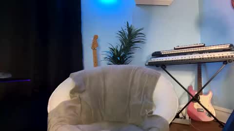 Snapshot of kingcorbra chatting on 4, 3, 2025 KC online show from 4, 3, 2025