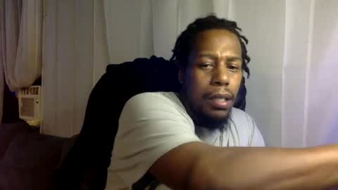 Snapshot of kinglibra420 chatting on 2, 12, 2024 loyal fuck online show from 2, 12, 2024