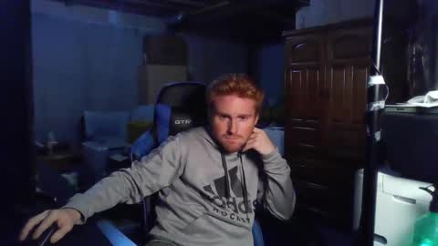 Snapshot of kingoffootfetish chatting on 20, 10, 2025 Master King Tommy online show from 20, 10, 2025