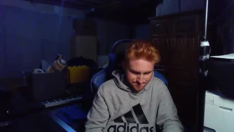 Snapshot of kingoffootfetish chatting on 21, 11, 2025 Master King Tommy online show from 21, 11, 2025