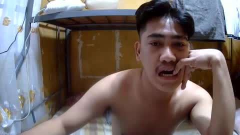 Snapshot of kingsucker2069 chatting on 24, 11, 2025 Ruru online show from 24, 11, 2025