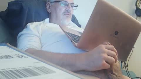 kingtongue10 online show from 6, 1, 2026