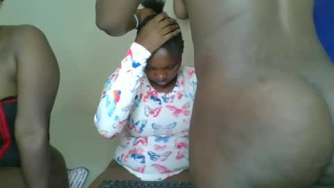 Snapshot of kinky_roey chatting on 27, 2, 2025 kinky_roey online show from 27, 2, 2025