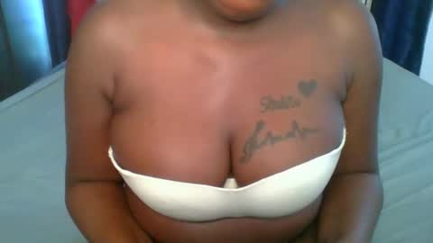 Snapshot of kinky_roey chatting on 15, 12, 2025 kinky_roey online show from 15, 12, 2025