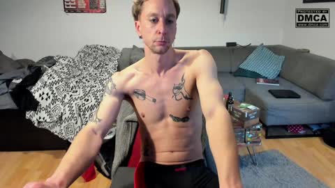 Snapshot of kinky_spidey chatting on 16, 12, 2024 kinky_spidey online show from 16, 12, 2024