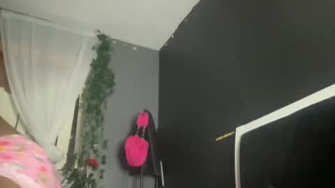 Snapshot of kinkykittee chatting on 21, 12, 2024 Bunniii online show from 21, 12, 2024