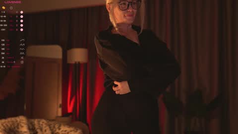 kinkylina_ online show from 12, 12, 2024