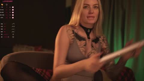 kinkylina_ online show from 30, 12, 2024