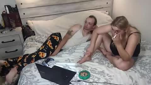 Snapshot of kinkyqueenandpet95 chatting on 29, 9, 2025 kinkyqueenandpet95 online show from 29, 9, 2025