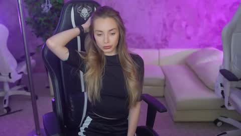 Snapshot of kira0541 chatting on 1, 3, 2025 Sweet girls online show from 1, 3, 2025