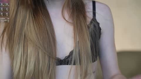Snapshot of kira0541 chatting on 12, 10, 2025 Sweet girls online show from 12, 10, 2025