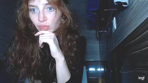 Snapshot of kira_foxy_ chatting on 2, 3, 2025 Kira online show from 2, 3, 2025