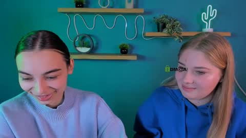 Snapshot of kira_light__ chatting on 22, 10, 2025 kira_light__ online show from 22, 10, 2025