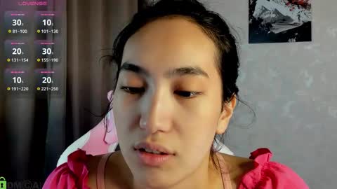 Aura online show from 3, 12, 2025