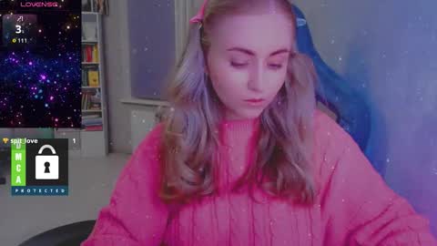 Snapshot of kira_love_sleep chatting on 8, 11, 2025 you know thumb up me please its important online show from 8, 11, 2025